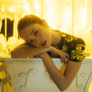 「高石あかりファースト写真集 幻灯」（東京ニュース通信社刊） 撮影／横山マサト