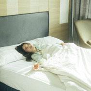 「高石あかりファースト写真集 幻灯」（東京ニュース通信社刊） 撮影／横山マサト