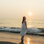 「高石あかりファースト写真集 幻灯」（東京ニュース通信社刊） 撮影／横山マサト