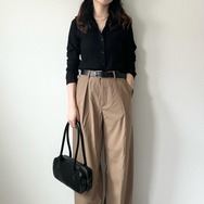 【ユニクロ・GU】で大成功。ワントーンに「ひとクセ」効かせた洗練スタイル【40代の毎日コーデ】