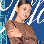 滝沢眞規子、広々自宅公開「出して撮って片付けてを1人黙々と」YouTube撮影の裏側明かす