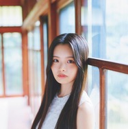 櫻坂46四期生・浅井恋乃未、ノースリーブ姿で透明感放つ「週プレ」登場