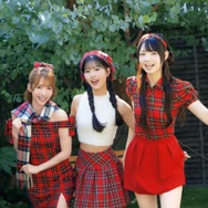 AKB48平田侑希&八木愛月&大賀彩姫、おなじみ“赤チェック”衣装でにっこり！グループ20周年のメモリアルSHOT