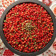 ウェスティンホテル横浜で“いちごに恋する”ビュッフェ開催 アフヌンはリンツと再コラボ