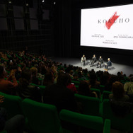 11/18アカデミー美術館内Ted Mann Theater　『国宝』©吉田修一／朝日新聞出版　©2025映画「国宝」製作委員会