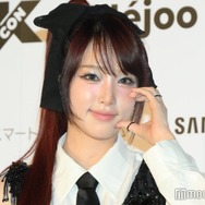 IZ*ONE出身イェナ、ミニスカ×ツインテール衣装姿「2次元に負けないスタイル」「可愛すぎ」と反響