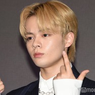 活動終了発表のJO1鶴房汐恩、延期していた“特典会”年内に実施へ 振替開催日発表【一覧】