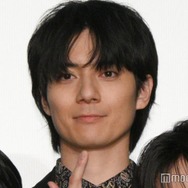 西山潤、直筆で結婚発表「かねてよりお付き合いしておりました方と」