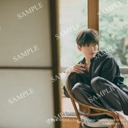 高橋文哉2026年卓上カレンダー　(C)KADOKAWA／写真：三瓶康友