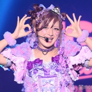 しなこ、アイスクリーム柄ミニスカから美脚際立つ「妖精みたい」「スタイル抜群」と反響