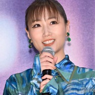 大塚愛、カラータイツ×厚底からスラリ美脚「おしゃれ上級者」「絵になる」と反響