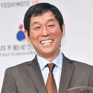 明石家さんま、長男・二千翔さんの結婚式3ショットが話題「貴重」「格好良い父親」
