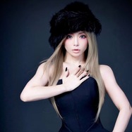 浜崎あゆみ、ゴージャスミニスカ衣装姿にファン熱狂「圧倒された」「レベチの美しさ」