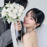 結婚発表のヘラヘラ三銃士さおりん、お相手とのウエディングフォト初公開「美しすぎます」「旦那さんのかっこよさが滲み出てる」の声