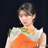 元日向坂46高本彩花、純白コーデで美脚スラリ 韓国満喫ショットに「スタイル抜群」「雪の妖精」と反響