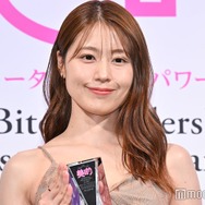 有村架純、美背中際立つヌーディードレス姿で登場 美肌を保つ秘訣は？「年齢的な変化も含めて」