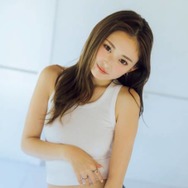 ゆうちゃみ、ほっそりお腹チラリの肌見せSHOTに釘付け！“国民的愛されギャル”の魅力が光る