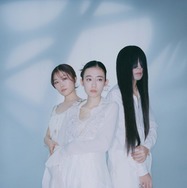 羊文学、ドラム・フクダヒロアの脱退発表 2025年末をもって「今後も音楽活動は続けていく予定」