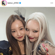 板野友美、ちゃんみなと紅白の舞台裏でパシャリ「実は前住んでたお家がご近所さんで」