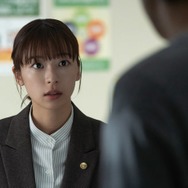 鳴海唯、挑戦してみたかった役に「武者震い」“先輩が多い現場”で刺激を受けたこととは【「テミスの不確かな法廷」インタビュー】