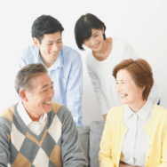 お正月の実家で発覚…家族の昔話を辿った結果⇒80代祖母まで「同じことしてた」！？