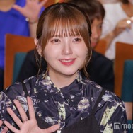 鬼頭明里、ミニスカ衣装で美脚スラリ「スタイル良すぎ」「アニメから飛び出てきたみたい」と反響