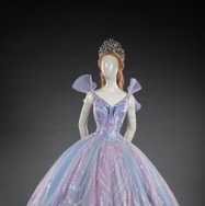 『ウィキッド 永遠の約束』セレブレーション衣装展示