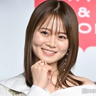 山崎怜奈、ハーフパンツ×白ブーツでスラリ美脚「顔小さくてスタイル抜群」「腰の高さに驚き」の声