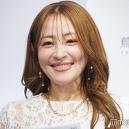 “急な美人化”で話題・大沢あかね、整形疑惑に言及「天然でやらせてもらっています」