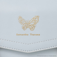 グリンダの優美な印象をイメージした光輝く蝶がデザイン