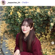 美人インフルエンサー、ミニスカ×ルーズソックス姿で魅了「脚長すぎ」「完璧なプロポーション」