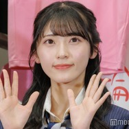 AKB48佐藤綺星、ベビーピンクのミニドレスから美脚際立つ「天使」「透明感すごい」と反響