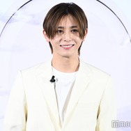 Hey! Say! JUMP山田涼介、羽舞う扉から登場 “得意分野”で撮影1発OK「アイドルとして結構羽吹かせてもらっていたので」