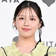 元日向坂46渡邉美穂、ショーパン姿の撮影オフショットに視線集中「可愛すぎる」「サンダルの養生テープが現場感満載」