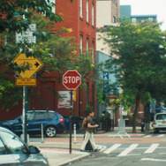 『ドランクヌードル』© 2025 Lucio Castro Inc.