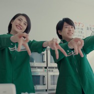 櫻井翔＆天海祐希、エルフ荒川とセブン新CMでギャルピース披露 相葉雅紀も爽やかに挨拶