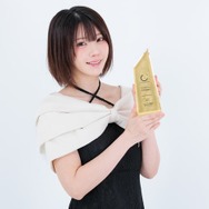 えなこ“2025年最も多くの表紙を飾った人”に決定 2年連続1位で初の殿堂入り【第3回トップカバーアワード／受賞者一覧】