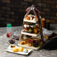 ダイアゴン横丁の買い物リストアフタヌーンティー：¥7,500円（税込）／「ホグワーツからの招待状」限定メニュー