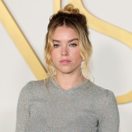 ミリー・オールコック Photo by Dia Dipasupil/WireImage