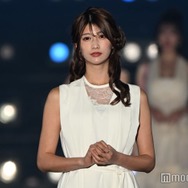 美人アナウンサー、美デコルテ際立つオフショル姿に視線集中「骨格が神」「韓国アイドルみたい」