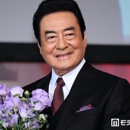 高橋英樹「結婚52周年です」妻顔出しの記念日デートショット＆金婚式の写真公開「笑顔がそっくり」「毎年お祝いしてて素敵」と反響