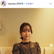 水ダウ「名探偵津田」キスシーン話題の美女、美肌輝くノースリドレス姿公開「プリンセスみたい」「うっとりする美しさ」の声