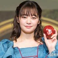 「御上先生」吉柳咲良、大胆スリットから美脚全開「腰の位置がレベチ」「着こなせるのすごい」と絶賛の声