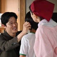 「リブート」早瀬（鈴木亮平）、正体を息子・母に“気づかせた仕草”に視聴者涙【第9話ネタバレ】