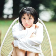 「ミスマガジン2025」読者特別賞・冨永実里、パーカーから美脚披露 ショートヘアで初ソログラビア