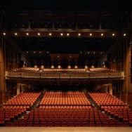 東京駅前に約800席収容の段床式劇場＆ホール誕生 地下バスターミナルにも直結 5月1日オープン
