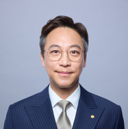 「10回切って倒れない木はない」ジョンフン（オ・マンソク）