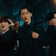 Snow Man深澤辰哉・宮舘涼太・岩本照、三者三様の武器で本格戦闘シーン 新CMでブレないシンクロダンス披露