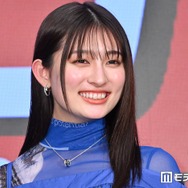 吉川愛、美背中際立つドレス姿披露「ラインが美しすぎる」「大人っぽくてドキッとした」と絶賛の声