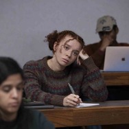 『エレノアってグレイト。』© 2025 ELEANOR INVISIBLE FILM, LLC AND TRISTAR PRODUCTIONS, INC. ALL RIGHTS RESERVED.